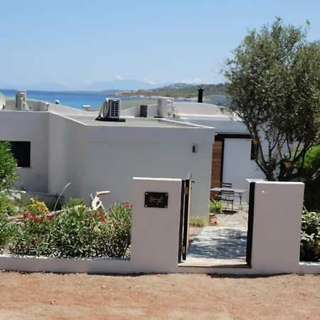 Holiday home Maison Les Pieds Dans L'eau - De 2 A 6 Personnes *